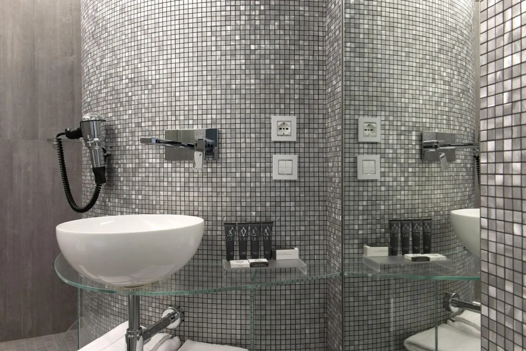 AHD Rooms