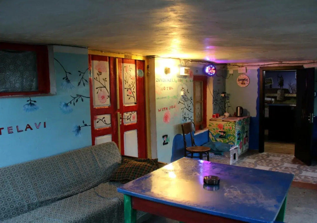 Zandukeli Inn