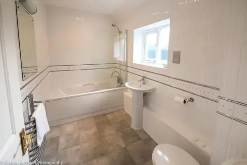 Vaulty Manor