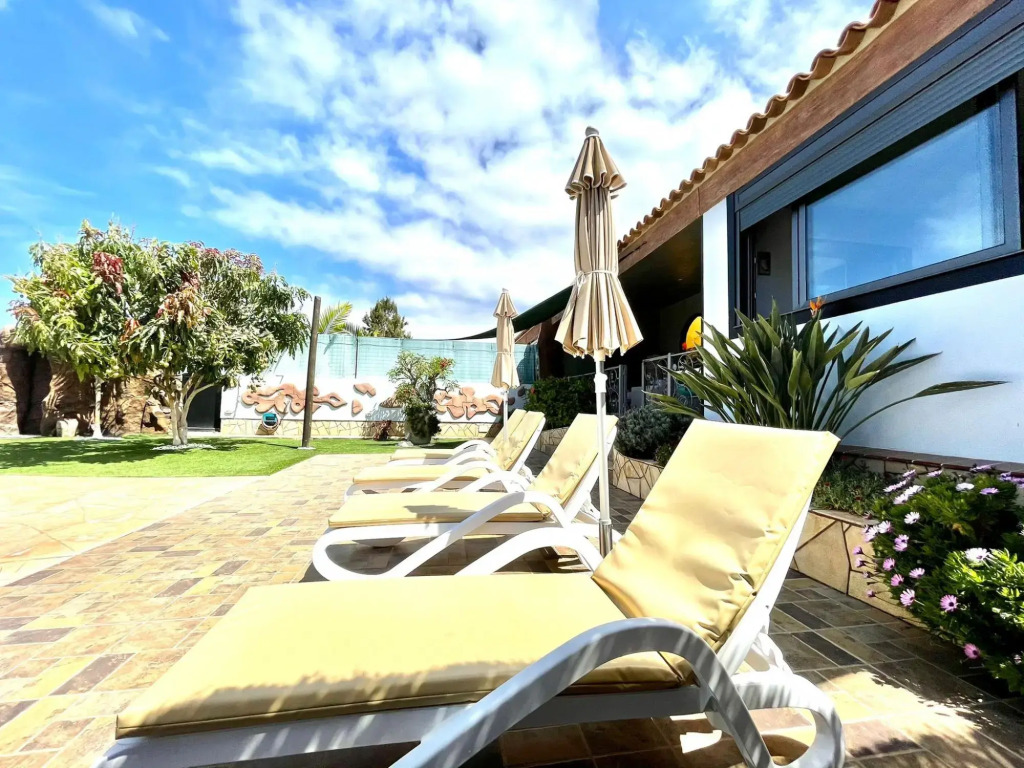 Villa Roja BBQ Piscina Privada en Tenerife Sur