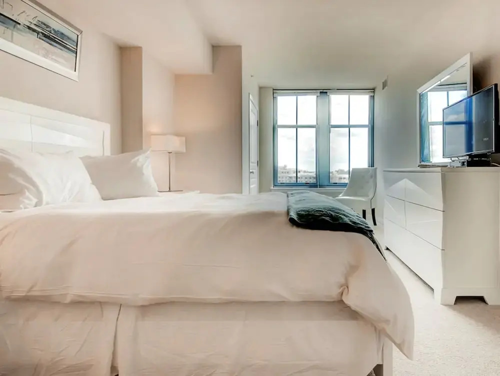 Global Luxury Suites at Town Center