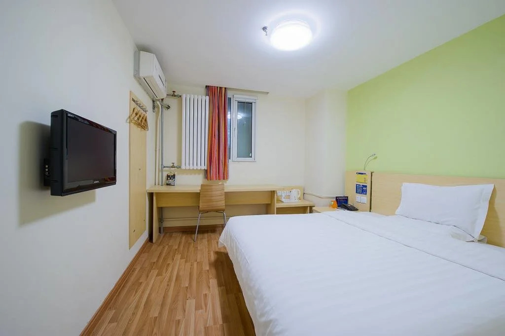 7 Days Inn Shenzhen Bantian Wuhe Subway Station