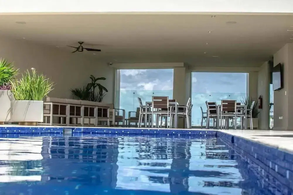 1 Br Steps From the Beach Roof w Ocean View