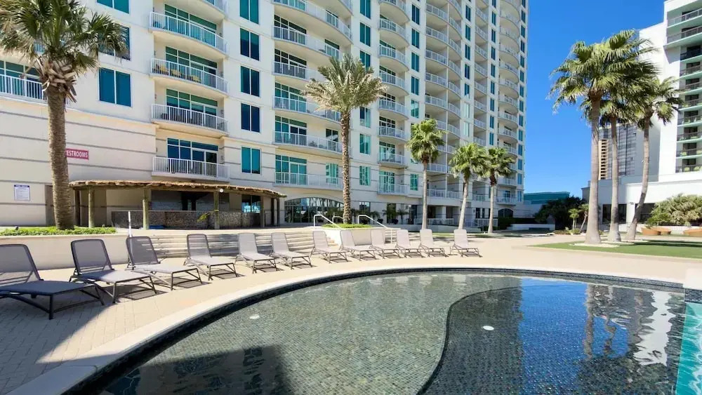 Stunning 17th Floor Spacex Direct Views Luxe 3 Bedroom Apts