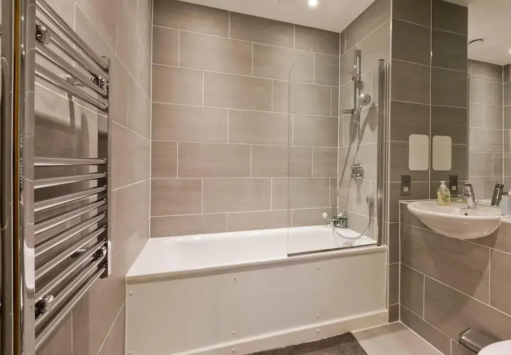 2-bed Apartment Only 15 Mins From Central London