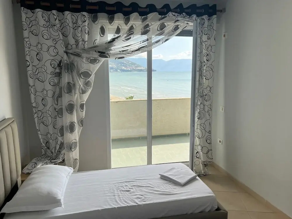 Beautiful 2 Bedroom Flat