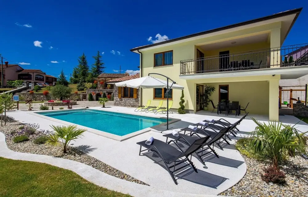 Beautiful Home in Mucici With 3 Bedrooms, Wifi and Outdoor Swimming Pool