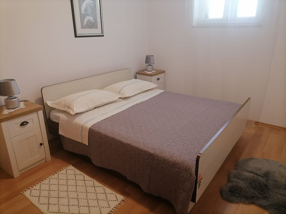 Apartment Ljube