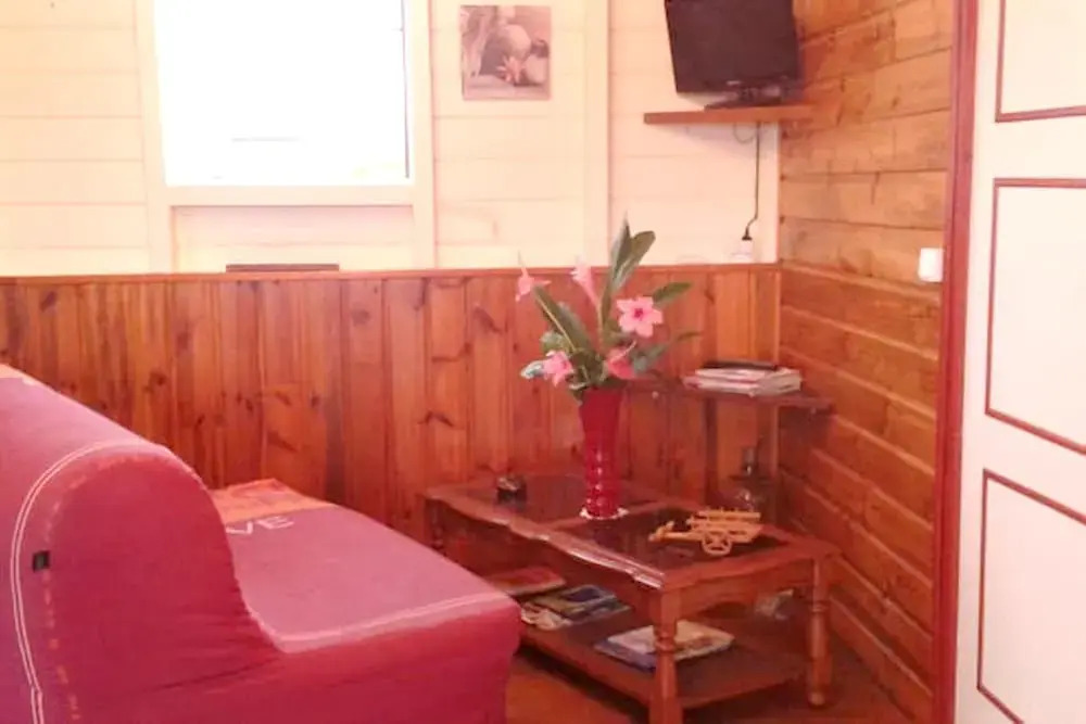 Chalet With one Bedroom in Le Moule, With Furnished Terrace and Wifi -