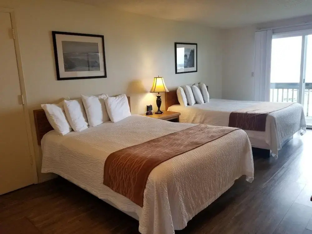 Silver Surf Motel