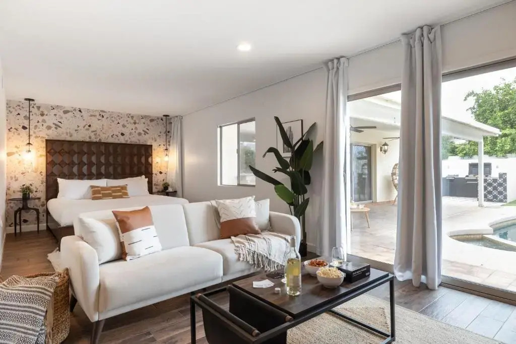 Bella Luna Retreat By HomeSlice Stays