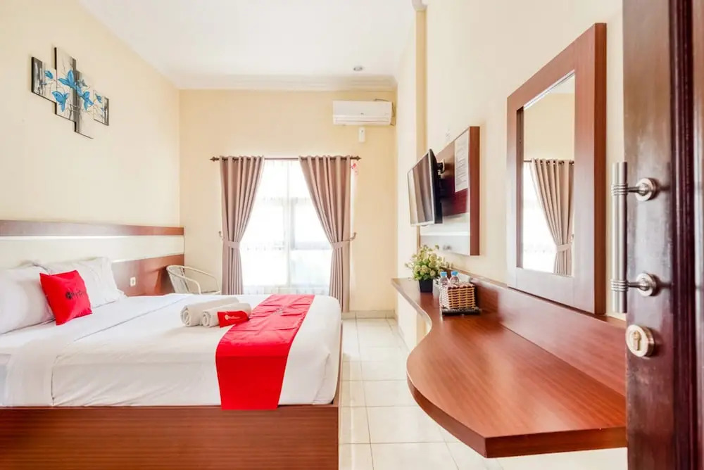 Hasanah Guest House Gajayana by Reddoorz