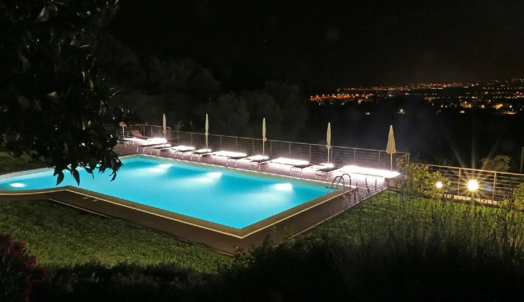 Siké Holiday Home
