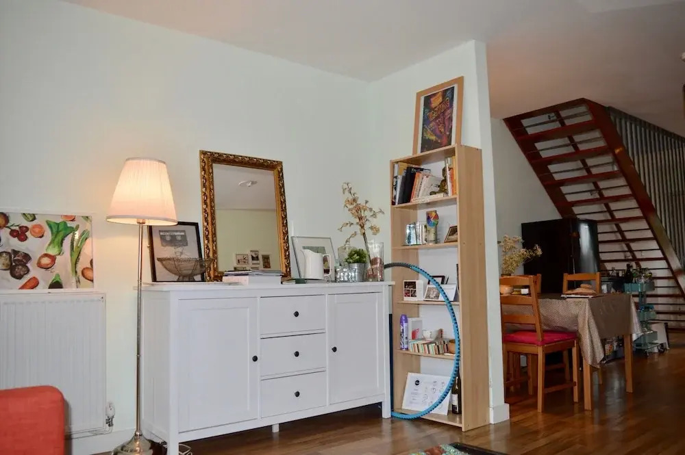 Spacious 2 Bedroom Townhouse With Garden & Parking