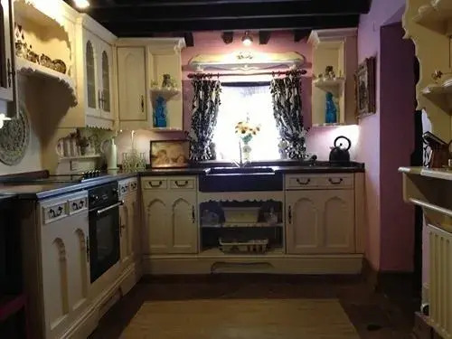 Priory House B&B And The Oriental Brewhouse Self Catering Accommodation