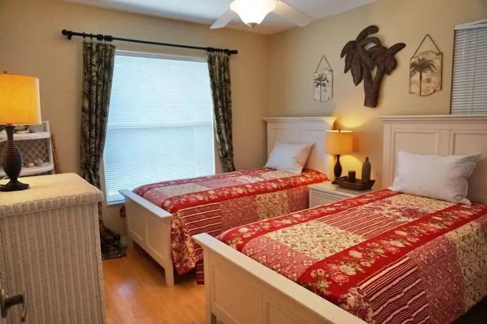 MANOR41 3 Bedroom Holiday Home by Marco Naples Vacation Homes