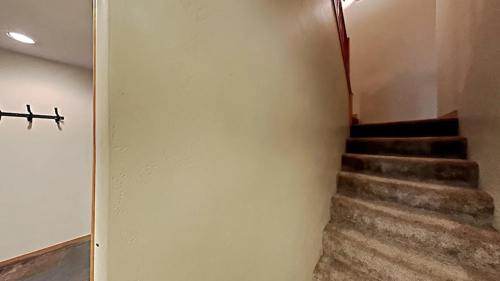 St, Anton Street View 2-Bedroom Condo with full kitchen