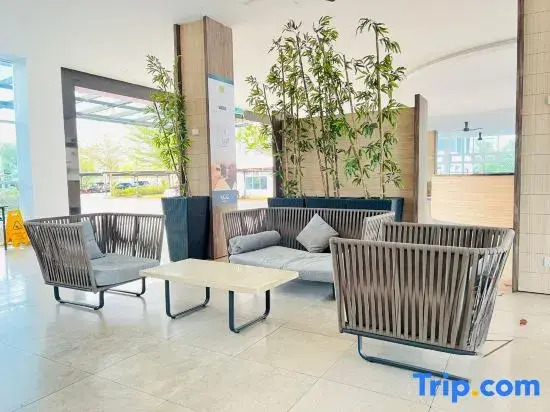 Senai Garden Apartment near Senai Airport&JPO