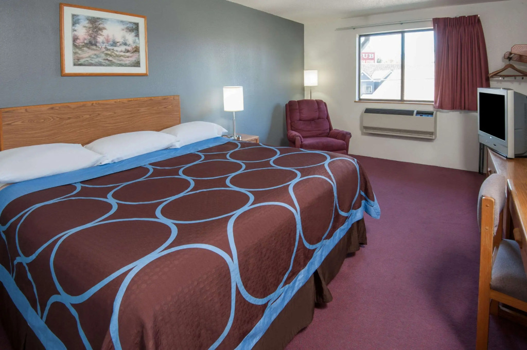 Super 8 by Wyndham Salmon Arm