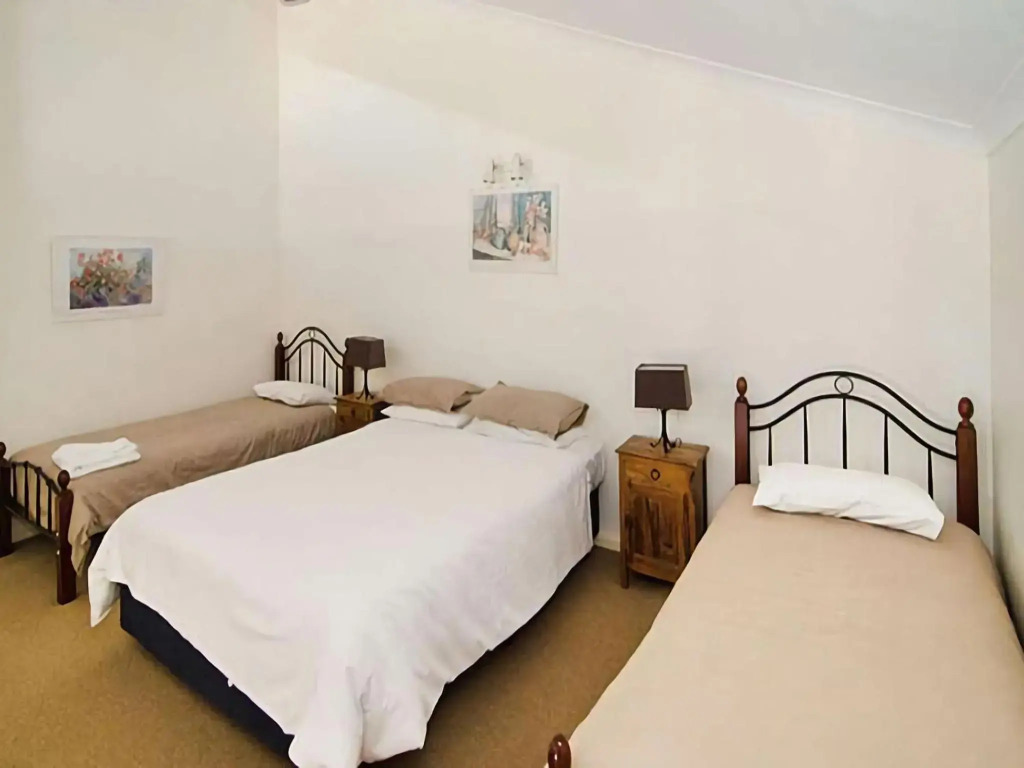 Sixteen at Cape View Escapes