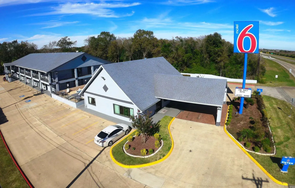 Motel 6 Alvin, TX