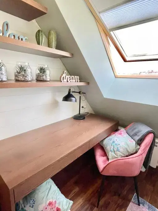 Executive 2 Bedroom Apartment + Parking