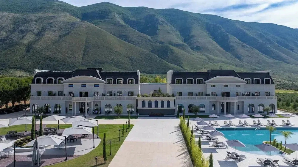 Acros Resort