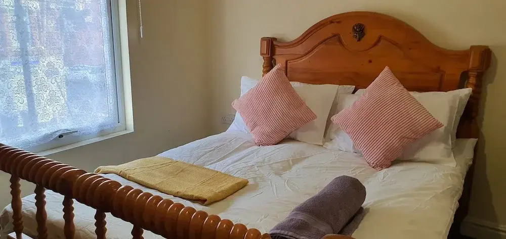 Room in Guest Room - Nice Large Room in Coventry