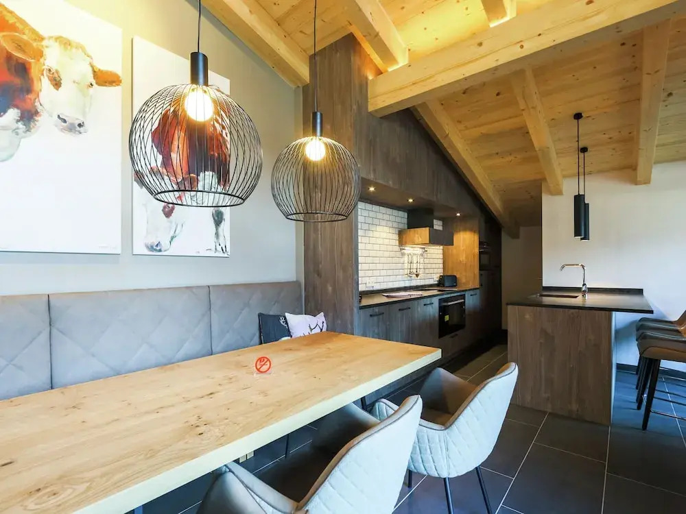 Lush Apartment in Kaprun with Sauna, Hot Tub & Views