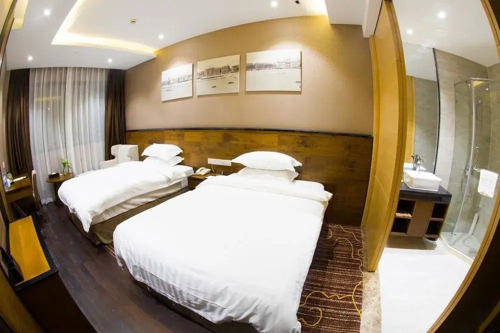 Atour Hotel Shanghai Jingan IMIX Park