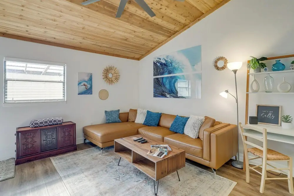 Breezy Cape Canaveral Townhome ~ 1 Mi to Beach!