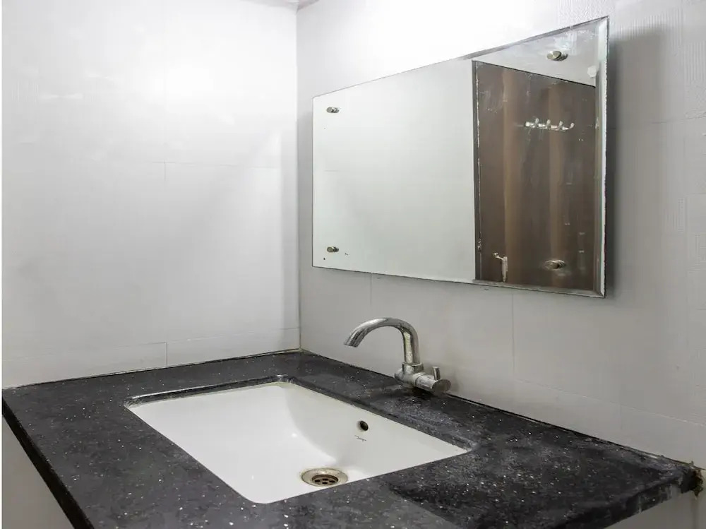 Oyo 28591 Hotel Madur Milan Garden