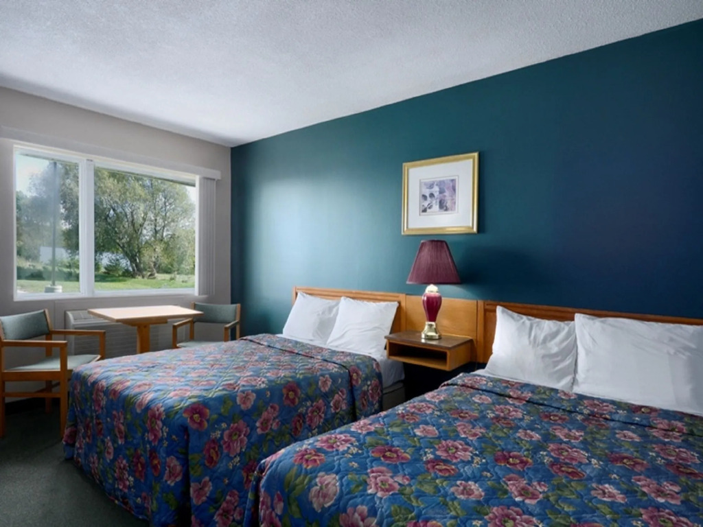 Huron Coast Inn