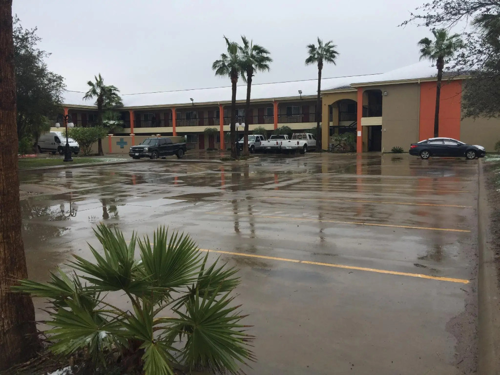 Texas Inn and Suites City Center at University Dr