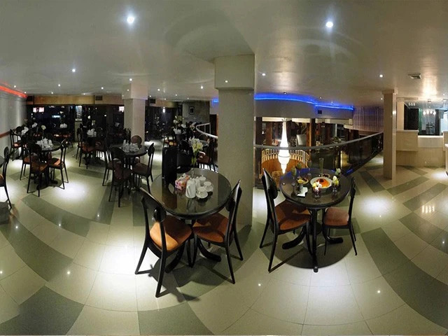Hotel Piroozy