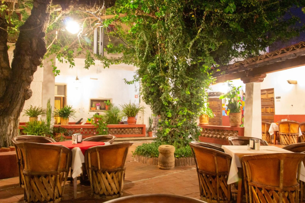Hotel y Restaurant Embajadoras