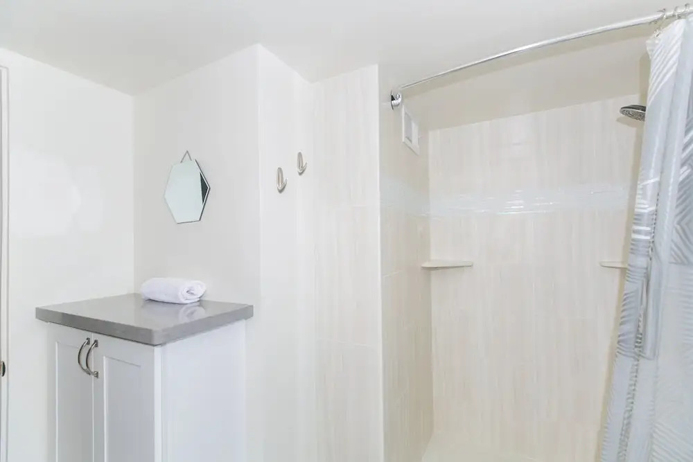 Ilikai Tower One Bedroom Lagoon View Waikiki Condos with Lanai & Free Wifi