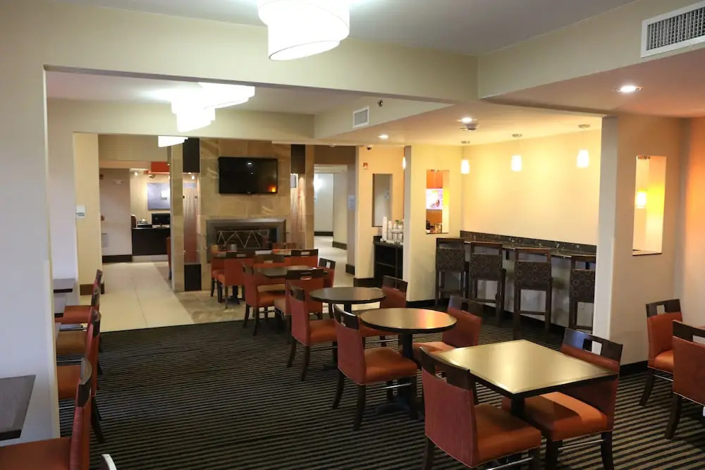 Holiday Inn Express Pittsburgh E -Waterfront