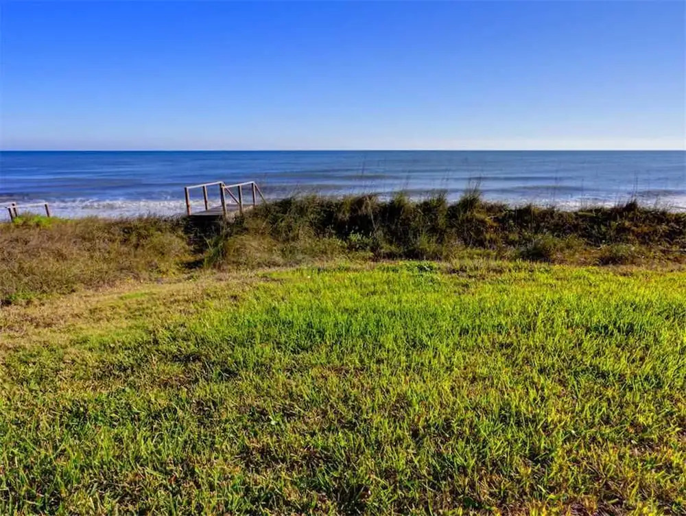Beach Whisper, 4 Bedrooms, Sleeps 9, Beach Front, HDTV, WiFi