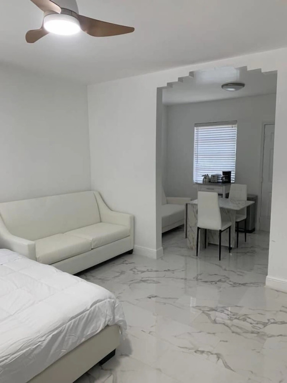 Cozy 1 Bedroom Beach Apartment, Walk to Miami Beach
