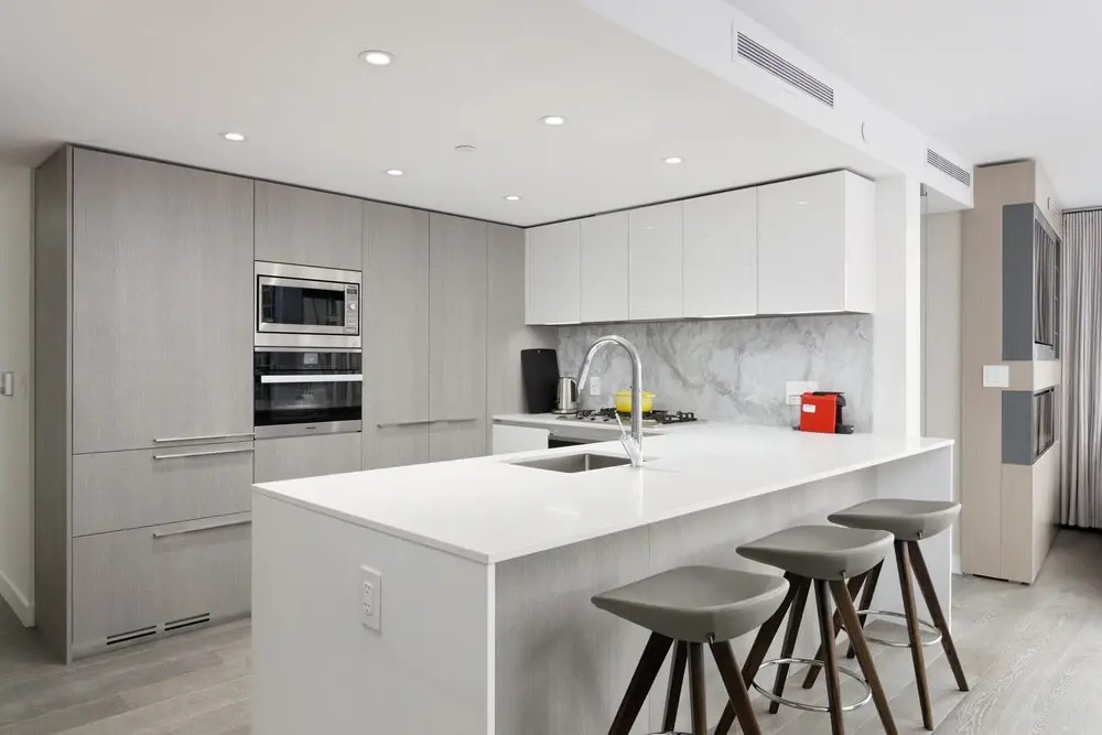 1111 Richards - 1407