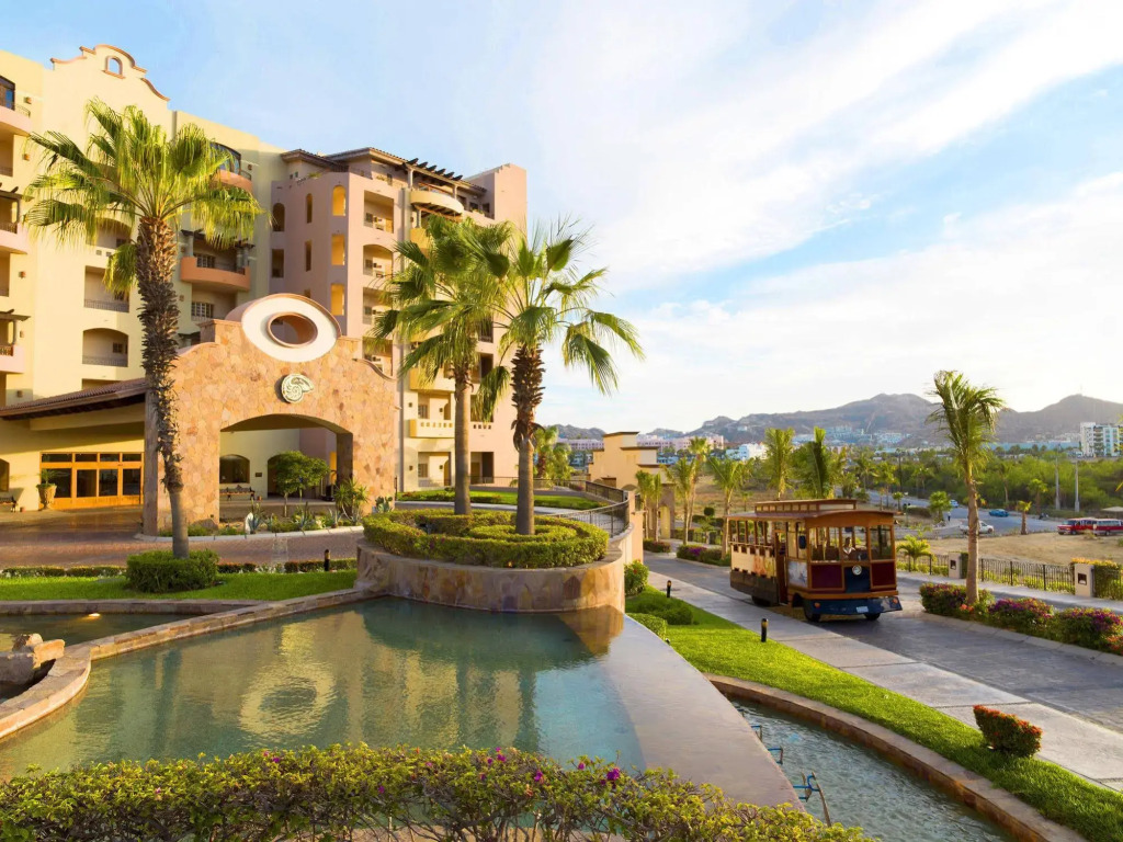 Villa La Estancia Condo: Pools, Hot Tub, & Balcony