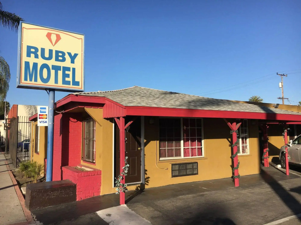 RUBY MOTEL