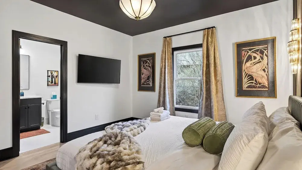 The Great Gatsby and Girls Night Out by Avantstay Sleeps 24 + Hot Tub + Speakeasy Lounge + Lux Kareoke + Near Downtown