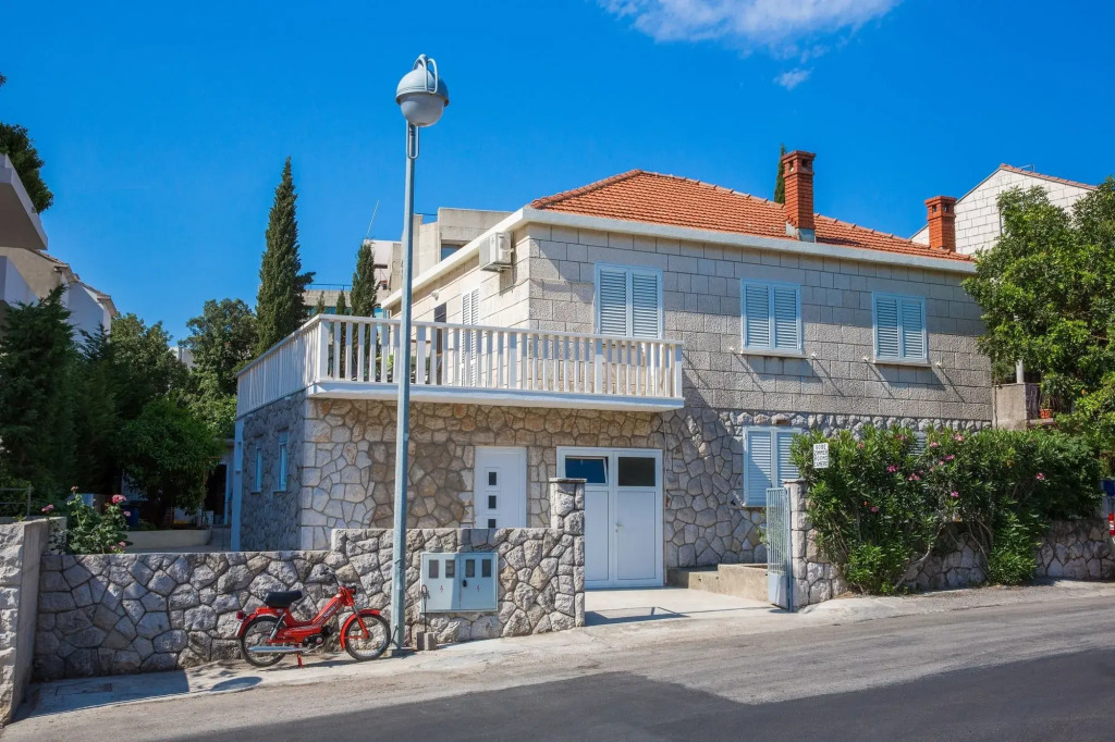 Aida Apartments and Rooms for couples and families FREE PARKING