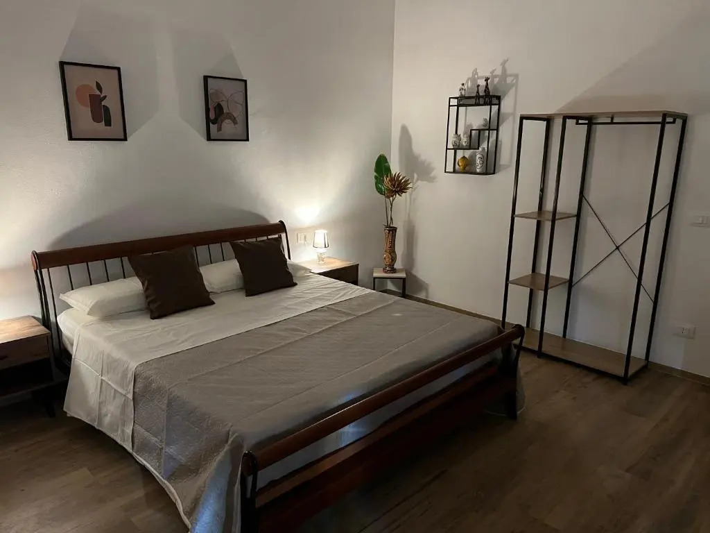 B&B Melissa