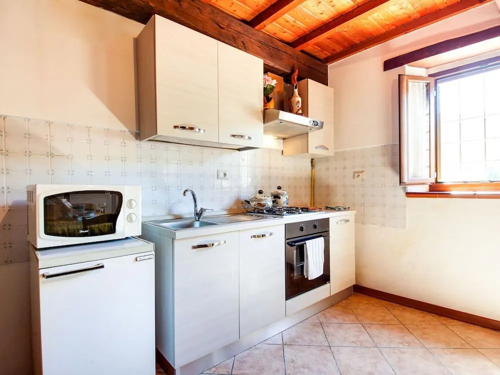 Farmhouse in Italy With Private Terrace