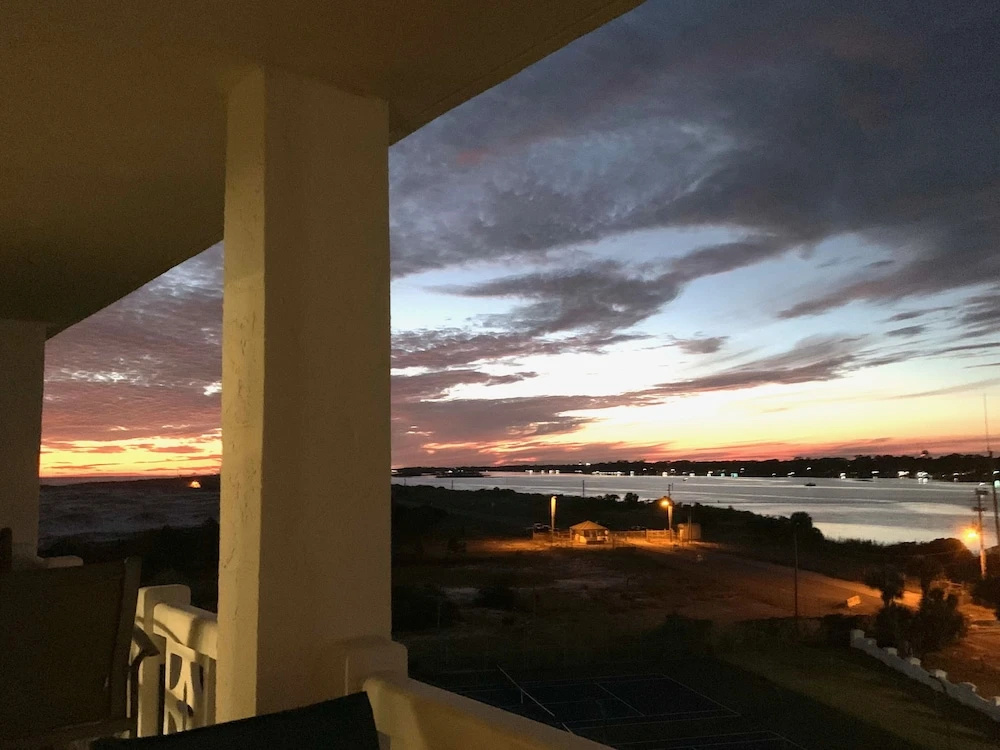 562 El Matador 2 Bedroom Condo by RedAwning