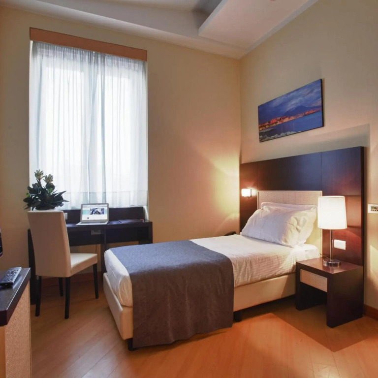Hotel Naples