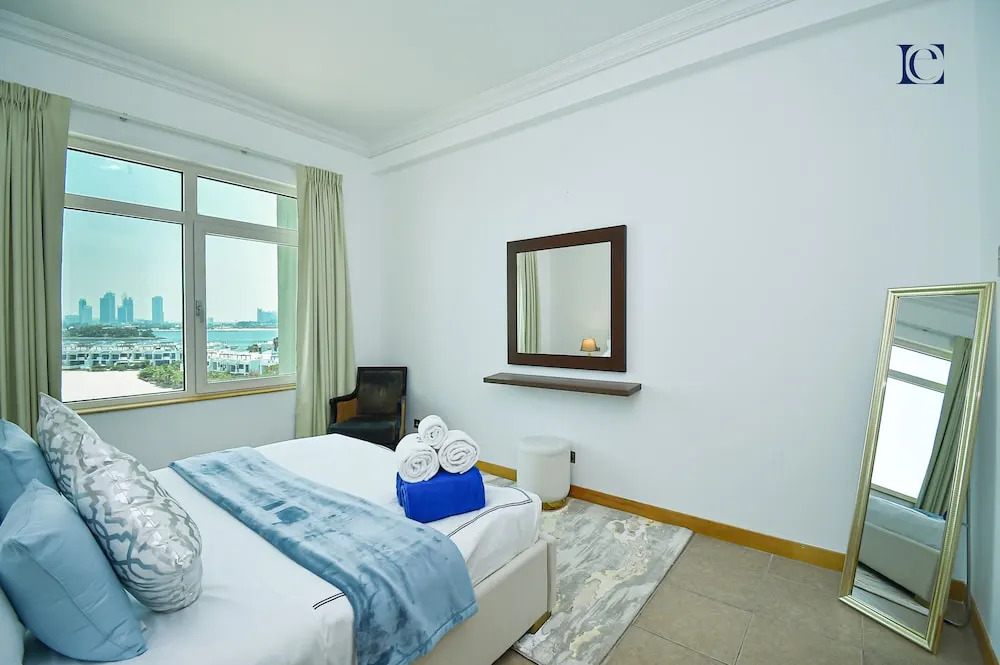 Palm Jumeirah's Spectacular Ocean-View Apartment - NBT